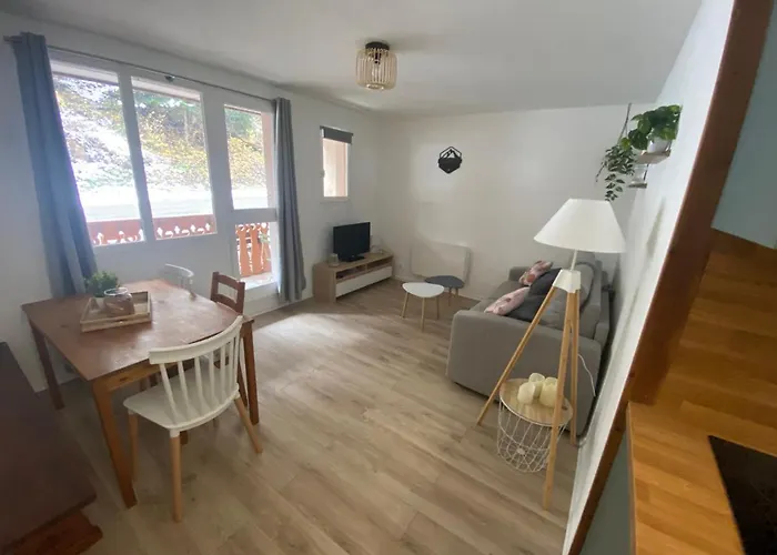 Appartement Au Pied Des Pistes Et Commerces - 5 Personnes